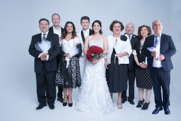 Συμπέθεροι από τα Τίρανα: Όλοι οι σταθμοί της καλοκαιρινής περιοδείας της θρυλικής παράστασης