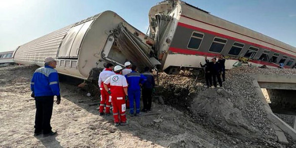 Ιράν: Τουλάχιστον 21 νεκροί μετά τον εκτροχιασμό του τρένου