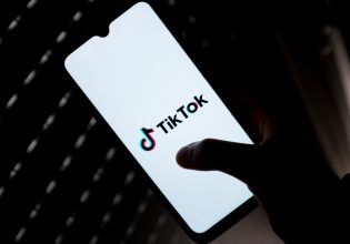 TikTok: Δεσμεύσεις για τις γκρίζες διαφημίσεις και το ακατάλληλο περιεχόμενο
