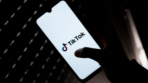 TikTok: Δεσμεύσεις για τις γκρίζες διαφημίσεις και το ακατάλληλο περιεχόμενο