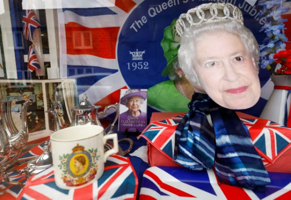 Βρετανία: Η βασίλισσα Ελισάβετ, το Πλατινένιο Ιωβηλαίο και ένας θρόνος σε κρίση