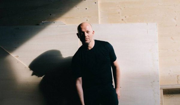 Ο σκηνοθέτης Ούλριχ Ράσε μιλά για τον «Αγαμέμνονα» που κάνει παγκόσμια πρεμιέρα στην Επίδαυρο