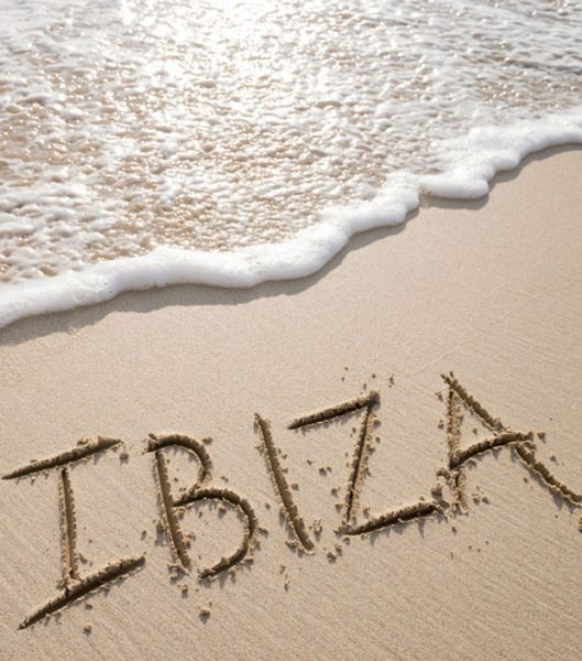 Ίμπιζα, για ατέλειωτο clubbing και χαλάρωση σε κρυστάλλινα νερά