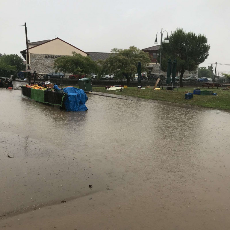 Λάρισα: Ζημιές από την κακοκαιρία Genesis σε μια σειρά περιοχές