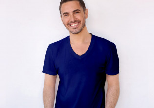 Ο Μιχάλης Χατζηγιάννης σε καλοκαιρινή περιοδεία