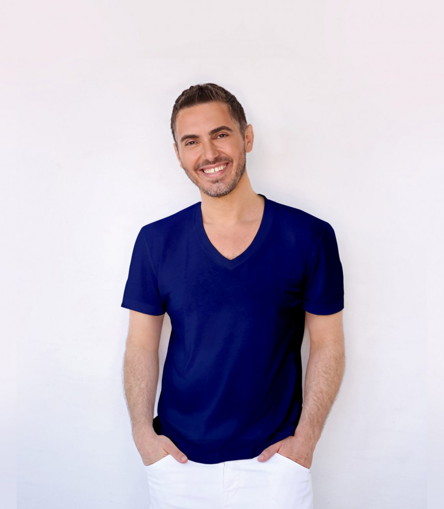 Ο Μιχάλης Χατζηγιάννης σε καλοκαιρινή περιοδεία