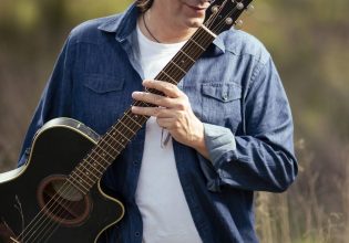 Ο Γιάννης Κότσιρας στο Fougaro ArtCenter στο Ναύπλιο