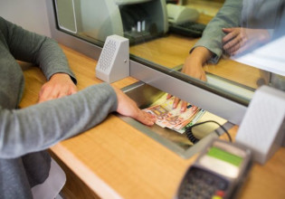 Τραπεζικές απάτες: Οι τρεις νέες μέθοδοι των απατεώνων – Πώς αδειάζουν λογαριασμούς