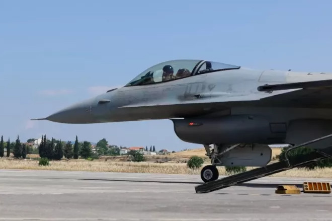 Η πρώτη πτήση των υπερσύγχρονων ελληνικών F-16 Viper στην Τανάγρα