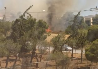 Φωτιά στη Βούλα