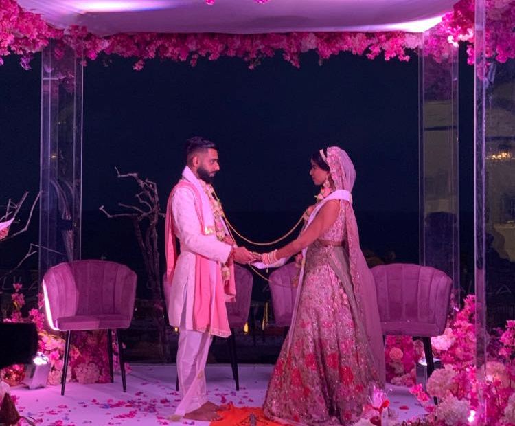 Χλιδάτος γάμος με άρωμα… Bollywood στη Ρόδο: Φωτογραφίες και βίντεο από την εντυπωσιακή τελετή