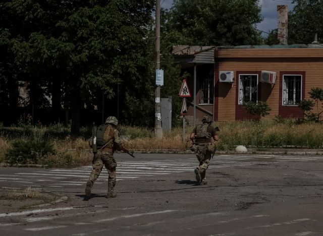 Πόλεμος στην Ουκρανία: Πλήγμα με πυραύλους σε ρωσικό ρυμουλκό που κατευθυνόταν στο Φιδονήσι