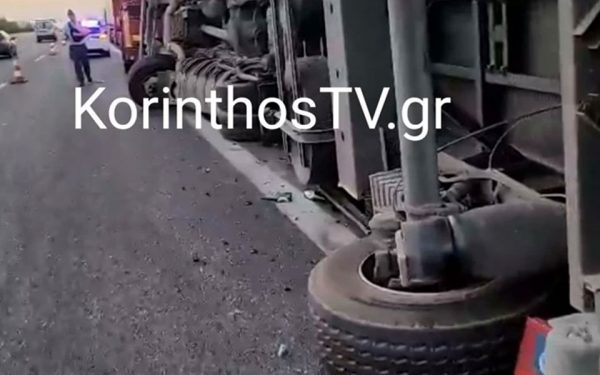 Ανατροπή νταλίκας στην Αθηνών-Κορίνθου: Το οδόστρωμα γέμισε με μπίρες