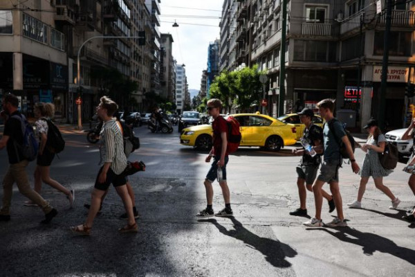 Κοροναϊός: 2.501 κρούσματα σήμερα, 10 θάνατοι και 119 διασωληνωμένοι