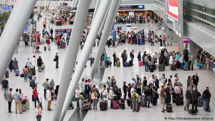 Τι απέγινε το προσωπικό σε αεροδρόμια και αεροπλάνα;