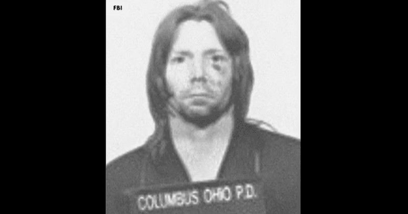 Η ιστορία της τρανς πρώην νεοναζί που ασκεί μήνυση για δυσφορία φύλου