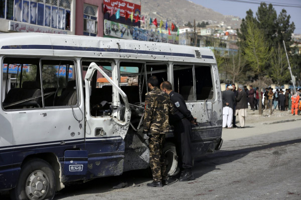 Αφγανιστάν: Τουλάχιστον 2 νεκροί σε ένοπλη επίθεση εναντίον λεωφορείου με τεχνικούς αεροδρομίου