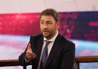 Ανδρουλάκης: Να ξαναγίνουμε μια δύναμη που θα κάνει σοσιαλδημοκρατική διακυβέρνηση