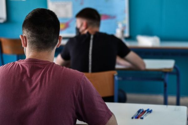 Πανελλαδικές 2022: Το μεσημέρι ανακοινώνονται οι βαθμολογίες των υποψηφίων