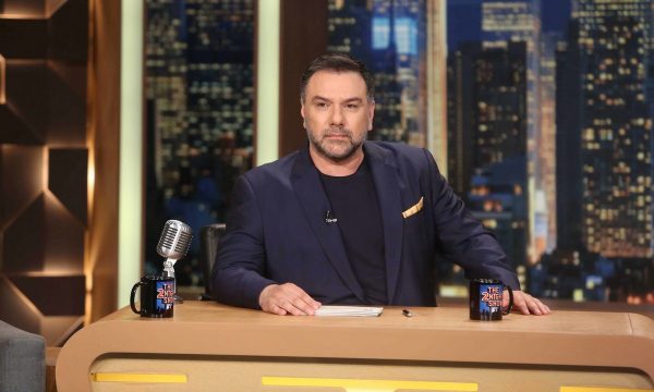 Γρηγόρης Αρναούτογλου: Αυλαία για το «The 2Night Show» – Πώς αποχαιρέτησε τους τηλεθεατές