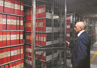 Φως στα αρχεία του Βατικανού: Πώς ο Αδόλφος Χίτλερ εξασφάλισε τη σιωπή του Πάπα