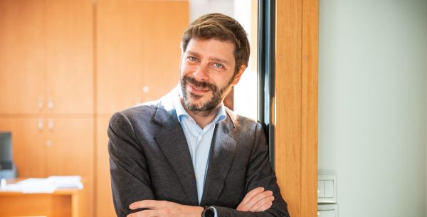 Νικόλας Γιατρομανωλάκης: Ήθελα να μιλήσω για τη σεξουαλικότητά μου – Θα τρελαινόμουν αλλιώς