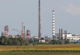 Πόλεμος στην Ουκρανία: Έως και 1.200 άμαχοι μέσα στο εργοστάσιο Αζότ