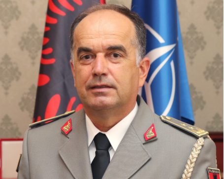 Αλβανία: Τον αρχηγό του Γενικού Επιτελείου Εθνικής Άμυνας επέλεξε για την προεδρία ο Έντι Ράμα