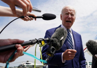 Μπάιντεν: Επαναβεβαίωσε τη στήριξη στον Γκουαϊδό αλλά δεν τον κάλεσε στη Σύνοδο της Αμερικής