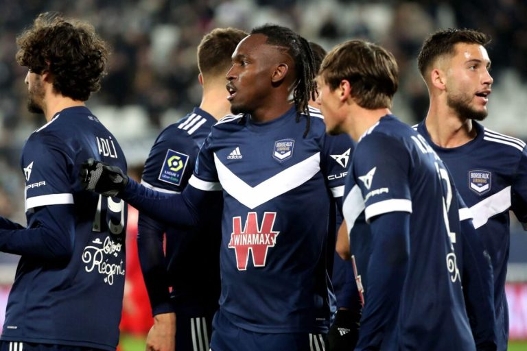 Σοκ για την Μπορντό: Στην Γ’ κατηγορία λόγω χρεών