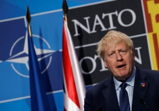 Τζόνσον: Η αποχώρηση των Ρώσων από το Φιδονήσι έδειξε την ικανότητα των Ουκρανών στην αντεπίθεση