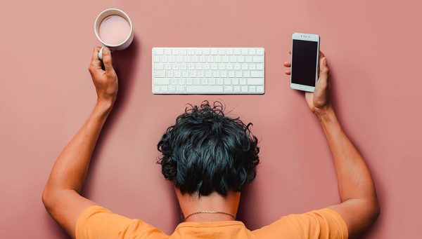 FT: Γιατί δουλεύουμε όλοι τόσο σκληρά;