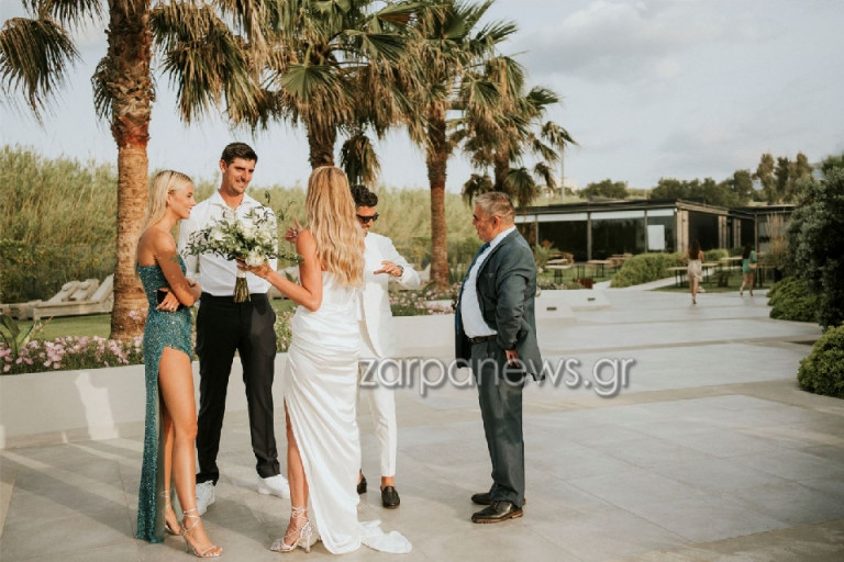 Κουρτουά: Σε γάμο στα Χανιά με την καλλονή σύντροφό του – Η μεγάλη έκπληξη που συζητήθηκε