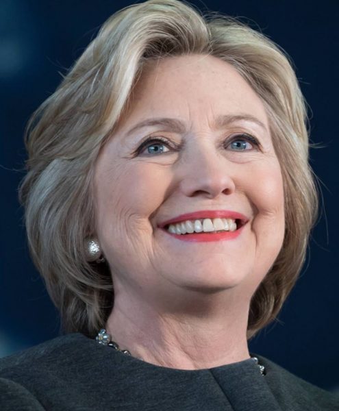 Χίλαρι Κλίντον: «Η Δημοκρατία στις ΗΠΑ βρίσκεται στο χείλος του γκρεμού»