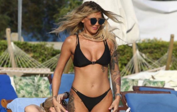 Η Αγγελική Ηλιάδη φωτογραφίζεται με μπικίνι και… προκαλεί πανικό