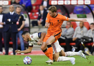 Ντε Γιονγκ: Μου ταιριάζει περισσότερο το στιλ της Ολλανδίας από εκείνο της Μπαρτσελόνα