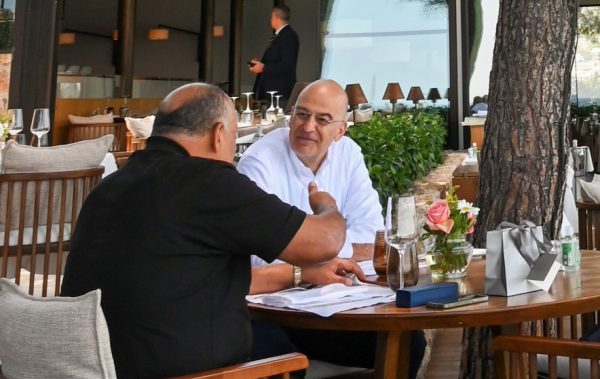 Γεύμα εργασίας Δένδια – Σούκρι ενόψει του 9ου Συμβουλίου Σύνδεσης ΕΕ και Αιγύπτου