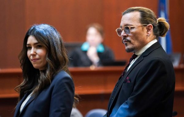 Τζόνι Ντεπ: Στα δικαστήρια ξανά ο ηθοποιός – Κατηγορείται για ξυλοδαρμό