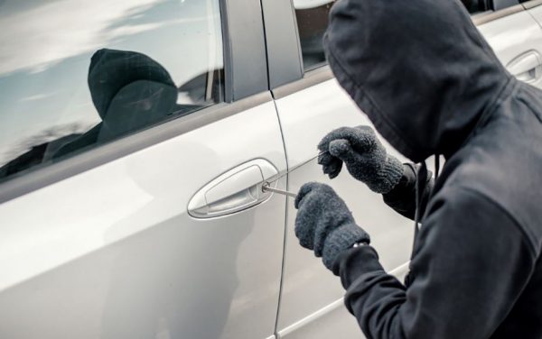 Θεσσαλονίκη: Στα χέρια της ΕΛ.ΑΣ. 29χρονος για διαρρήξεις αυτοκινήτων