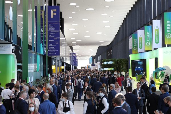 Ρωσία: Ταλιμπάν στο Παγκόσμιο Οικονομικό Φόρουμ της Αγίας Πετρούπολης