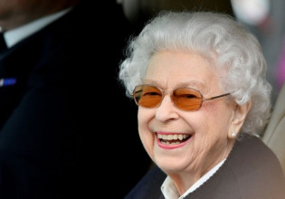 Το Παρίσι τιμά τη βασίλισσα Ελισάβετ: Παρουσία Μακρόν ανάβει σήμερα η φλόγα στην Αψίδα του Θριάμβου