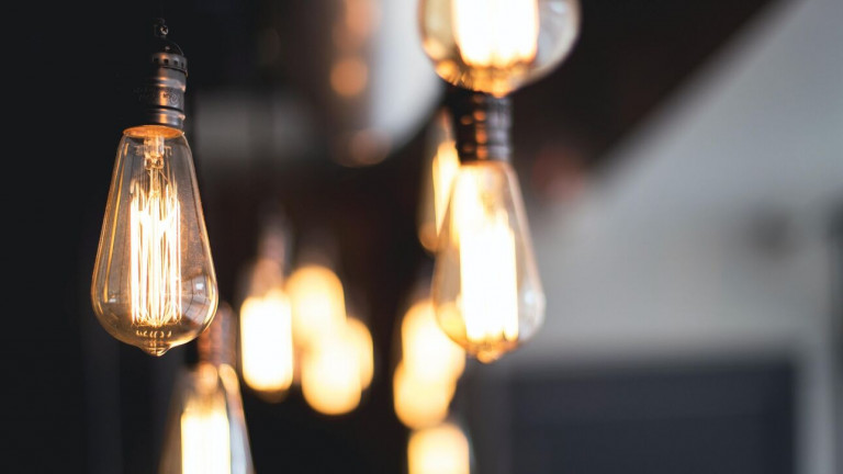 Σκυλακάκης: Πότε θα πιστωθούν τα χρήματα έως 600 ευρώ για την επιδότηση του ρεύματος