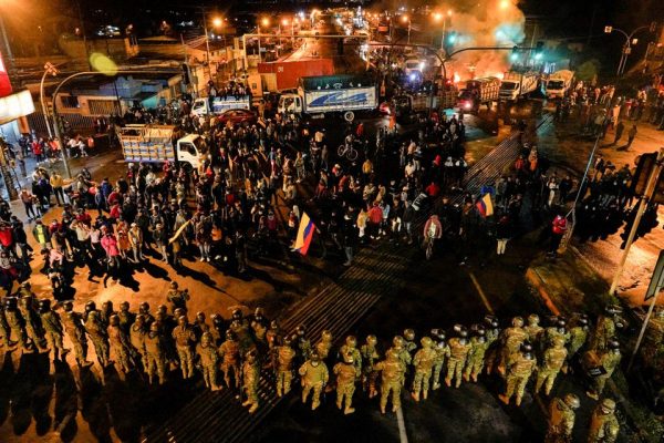 Ισημερινός: Βάνδαλοι, εγκληματίες και… πραξικοπηματίες οι διαδηλωτές, λέει ο πρόεδρος της χώρας