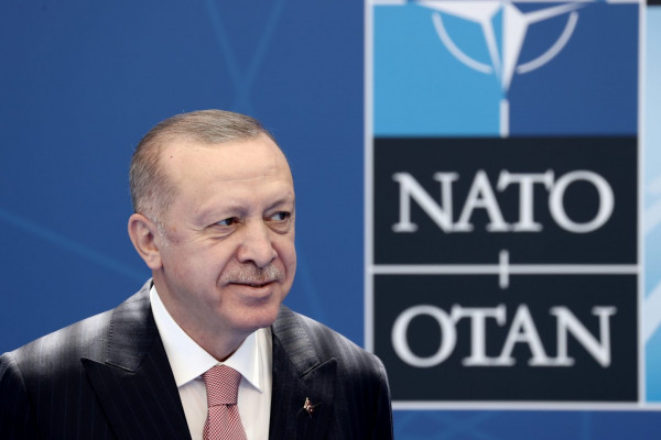 Διεθνείς αναλυτές: Ο πραγματικός λόγος που ο Ερντογάν εμποδίζει την επέκταση του ΝΑΤΟ
