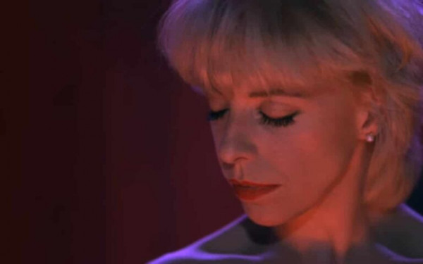 Πέθανε η Τζούλι Κρουζ, η φωνή του «Twin Peaks»