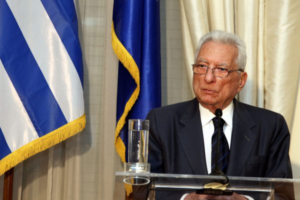 Πέτρος Μολυβιάτης: Κρείττον εστί το σιγάν