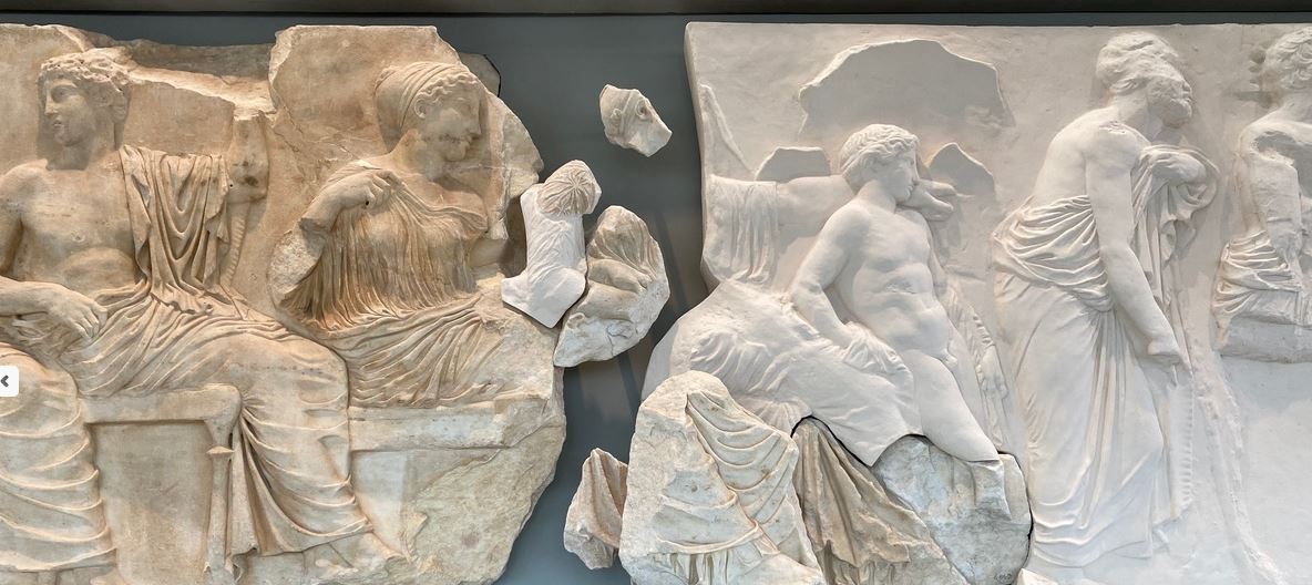 «Το θραύσμα Fagan δεν είναι πια ορφανό» - Επέστρεψε μόνιμα στο Μουσείο της Ακρόπολης 