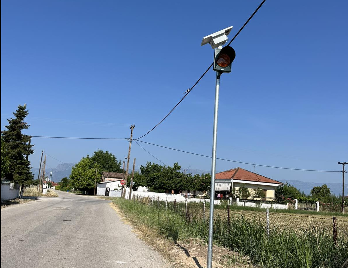 Παλλόμενα φανάρια σε επικίνδυνα οδικά σημεία από τον Δήμο Τρικκαίων