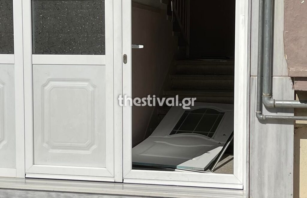 Θεσσαλονίκη: Άνδρας σε αμόκ εισέβαλε σε διαμέρισμα πυροβολώντας μπροστά στα παιδιά του