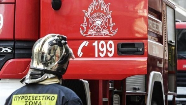 Εύβοια: Φωτιά σε ξενοδοχείο στην Αμάρυνθο – Πυκνός καπνός κάλυψε όλους τους ορόφους